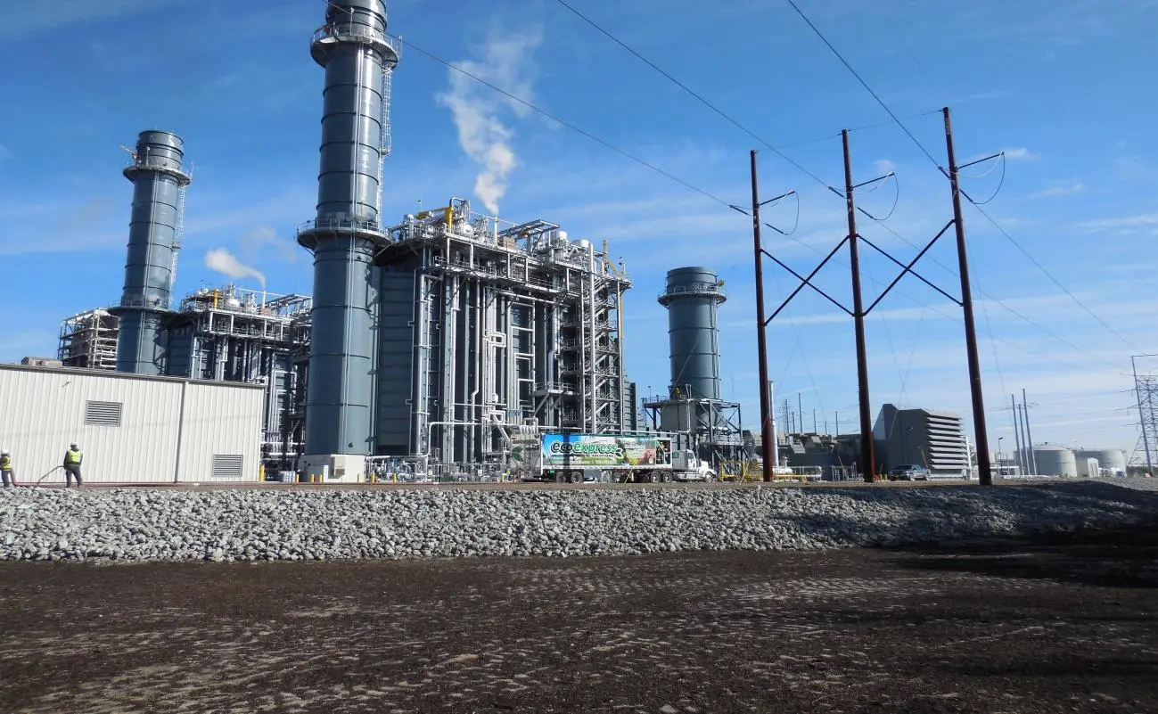 Eco Express employs highly skilled and trained people to help us succeed on the most commanding projects.